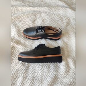 Women derby shoes black